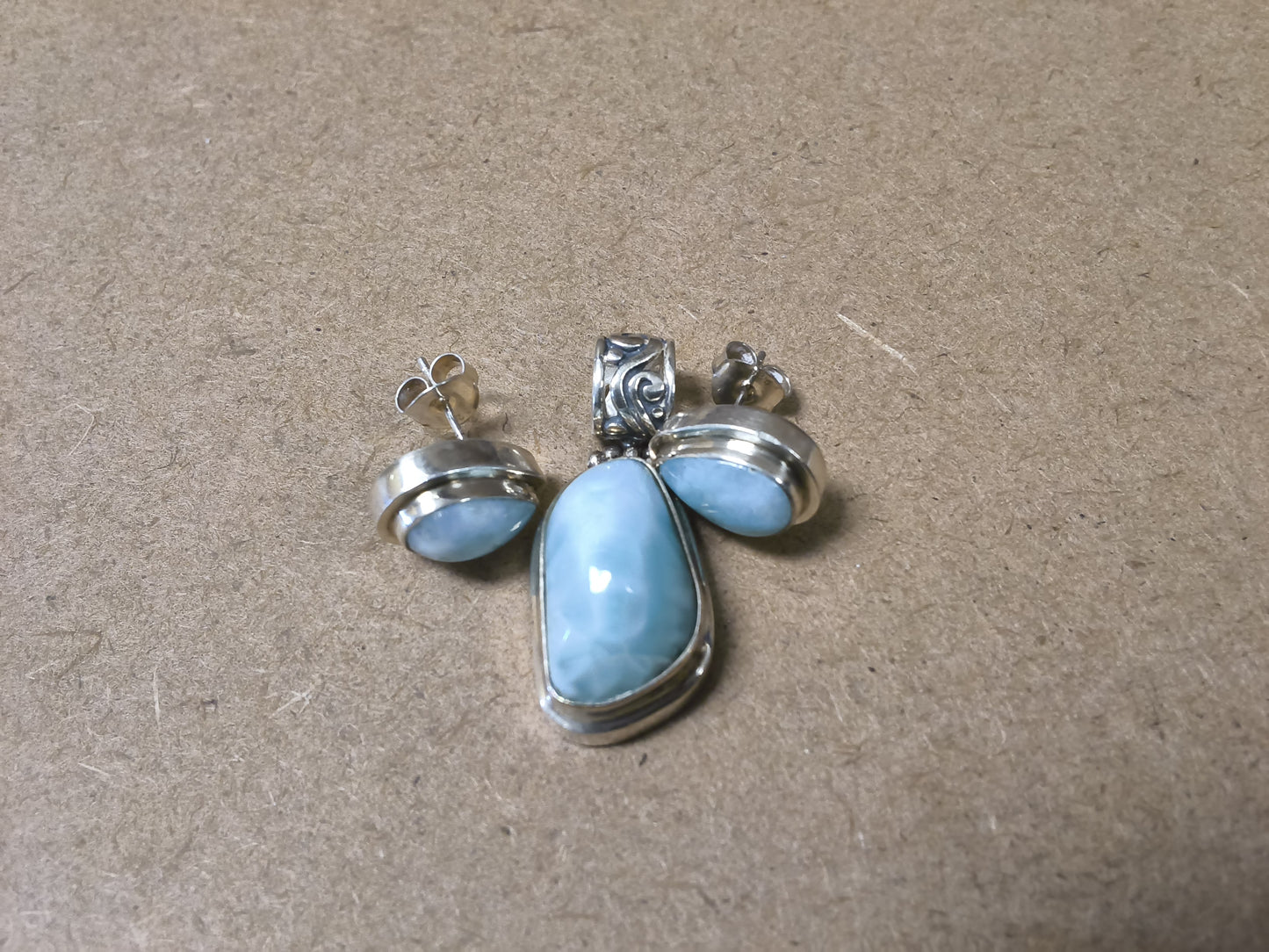 Larimer Pendant & Earring Set